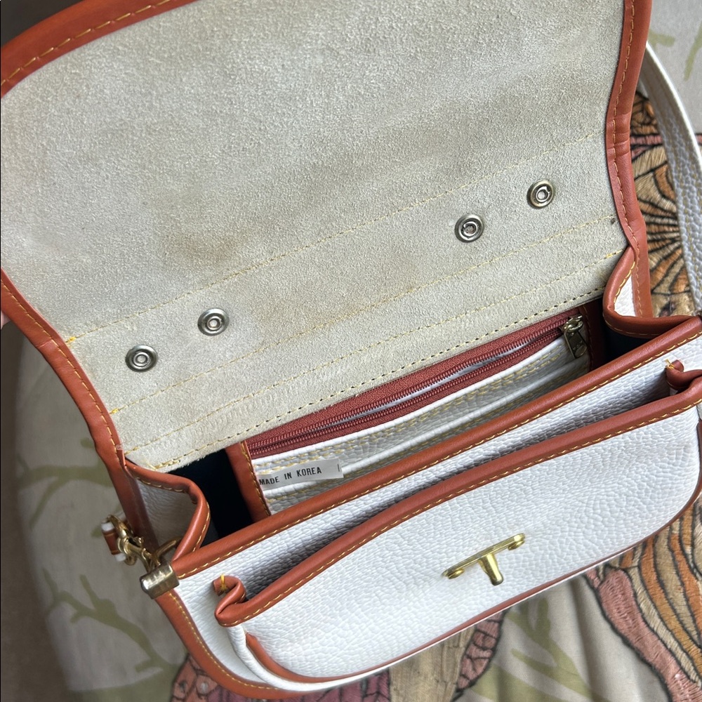 Vintage Made in Korea White and Brown Distressed Leather Crossbody Bag - Picture 5 of 7
